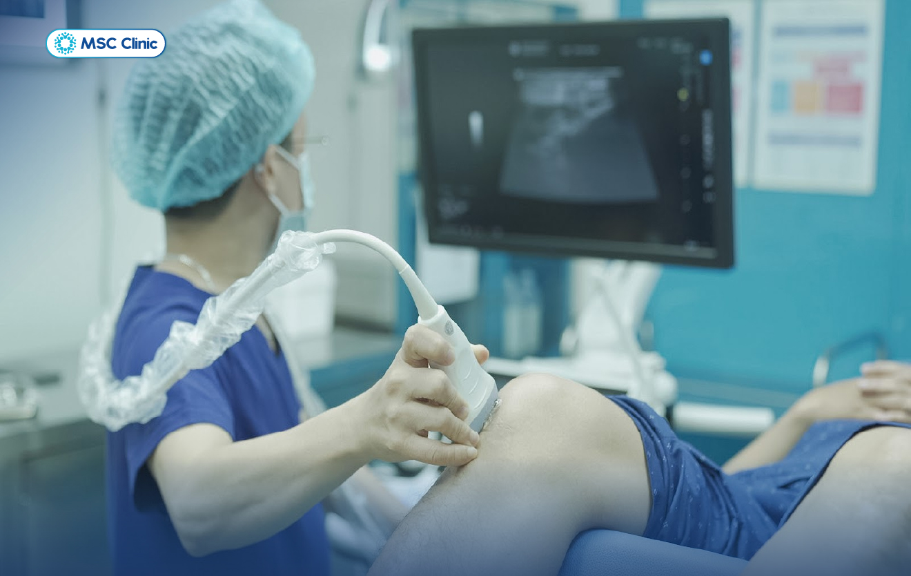 Siêu âm khớp gối giúp bác sĩ đánh giá tình trạng gân và dịch khớp gối