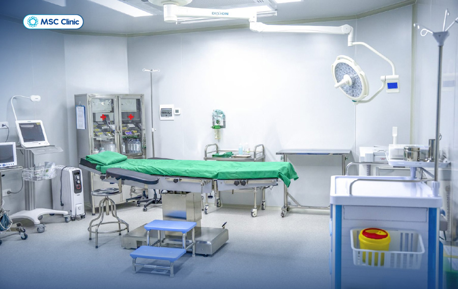 Phòng tiêm vô khuẩn như một lớp giáp bảo vệ người bệnh khỏi các nguy cơ nhiễm trùng khớp