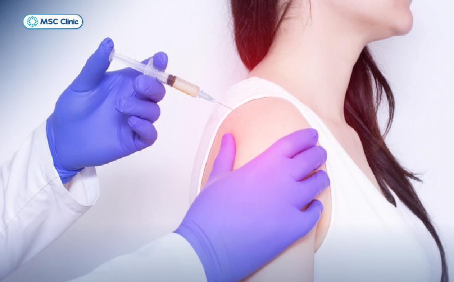Tiêm corticoid điều trị viêm gân chóp xoay giúp giảm đau, viêm nhanh chóng nhưng tiềm ẩn những tác dụng phụ khó lường 
