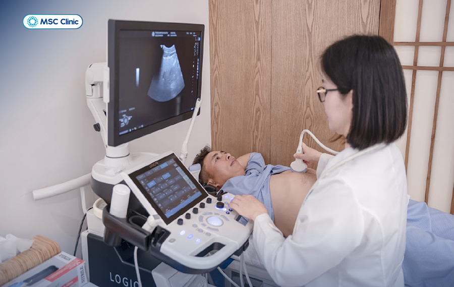 Máy siêu âm hiện đại cho hình ảnh rõ nét, hỗ trợ phát hiện mức độ tổn thương gan và biến chứng kèm theo