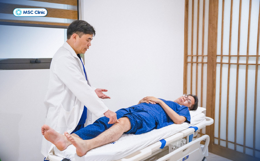 Người bệnh nên đến thăm khám khi tình trạng đau khớp gối kéo dài