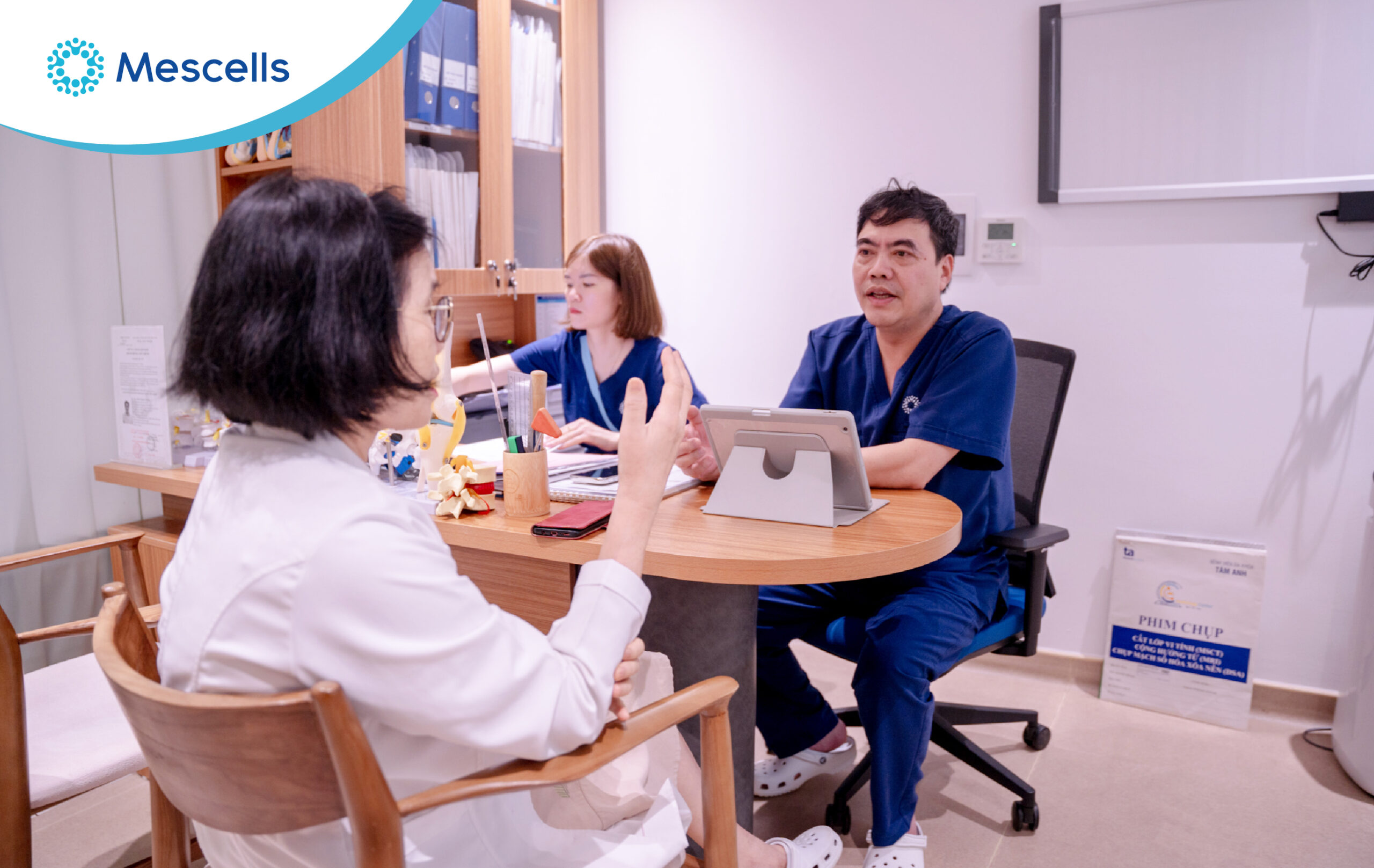 BSCKII Trần Trọng Thắng - Giám đốc chuyên môn MSC Clinic trực tiếp thăm khám BSCKII Trần Trọng Thắng - Giám đốc chuyên môn MSC Clinic trực tiếp thăm khám