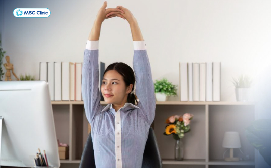 Điều chỉnh tư thế sinh hoạt giúp chữa trị đau lưng mỏi gối tê tay