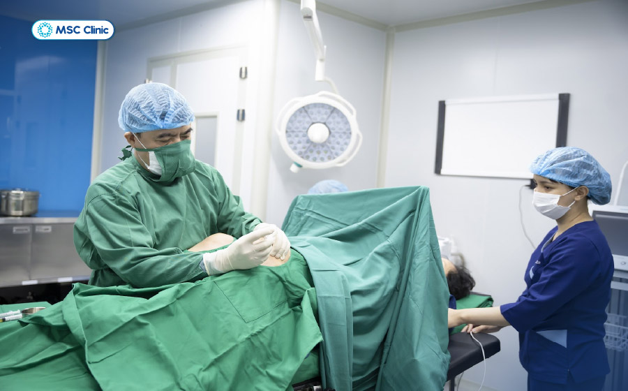 Người bệnh được điều trị bằng liệu pháp y học tái tạo