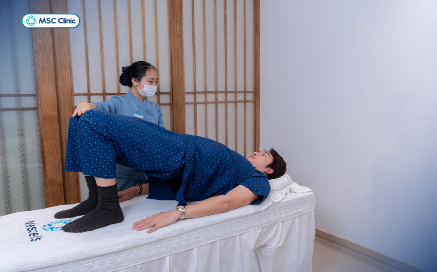 Thực hiện các bài tập phục hồi đều đặn giúp giảm áp lực lên dây thần kinh liên sườn 