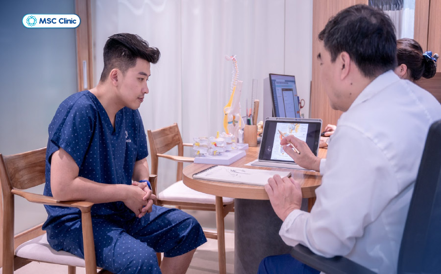 Trường hợp đau khớp cổ chân kéo dài nên đi bác sĩ tư vấn