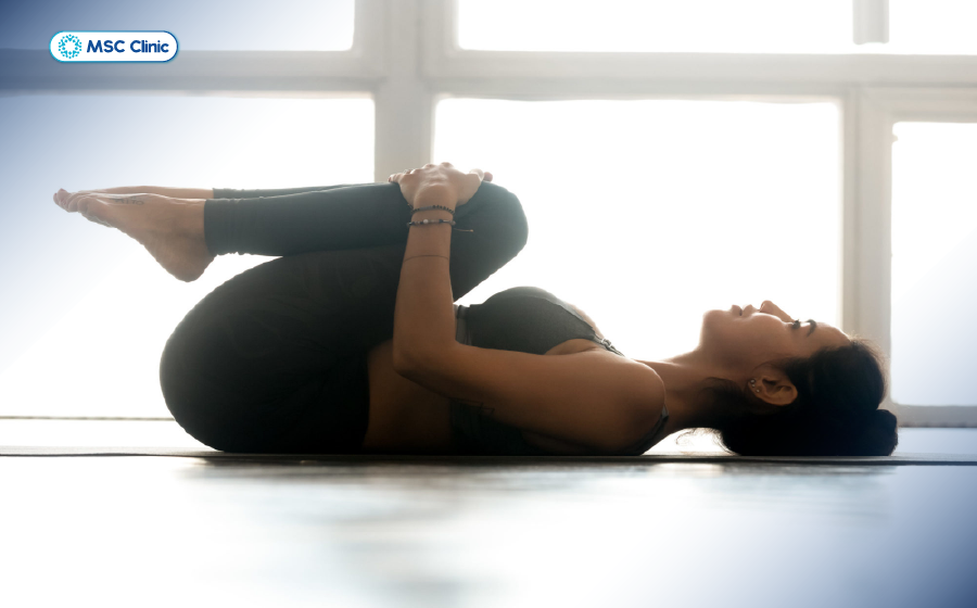 Tư thế áp sát gối giúp làm dịu cơn đau thần kinh tọa Tư thế áp sát gối giúp làm dịu cơn đau thần kinh tọa