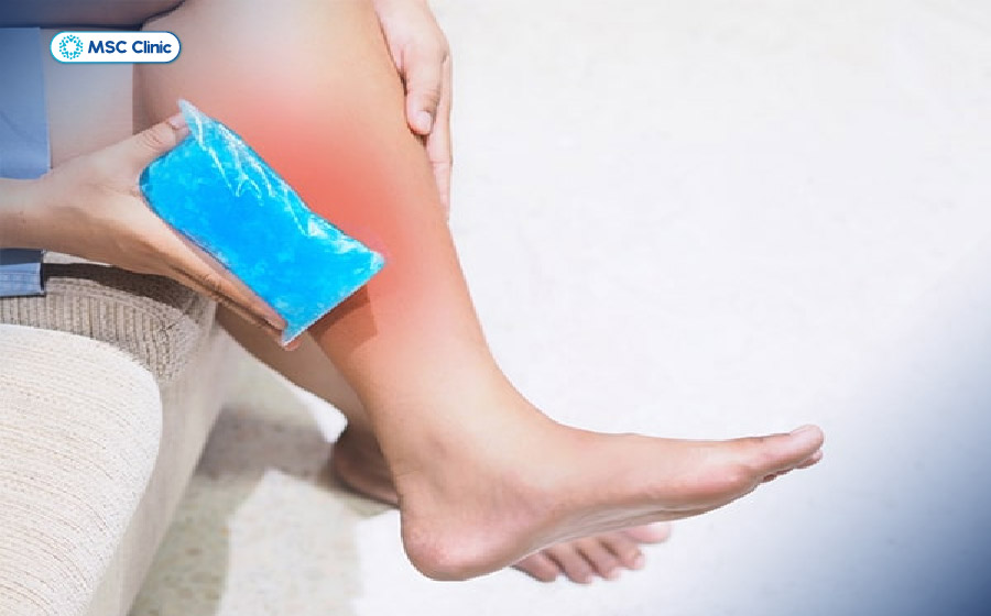 Chườm lạnh giúp giảm đau, sưng, viêm cấp tính do chấn thương căng cơ bắp chân hiệu quả