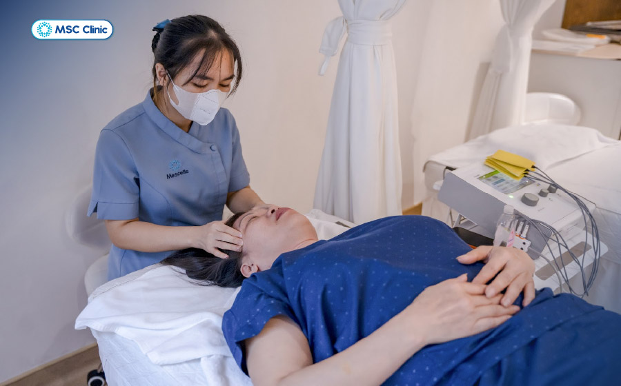 Đau cổ vai gáy đôi khi gây đau đầu do căng cơ và chèn ép thần kinh