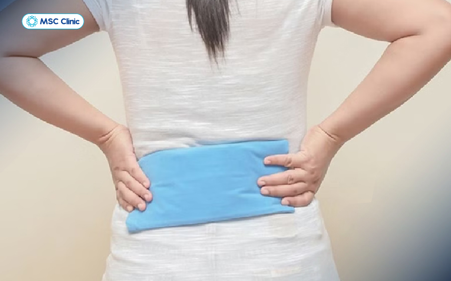 Nên sử dụng túi chườm chuyên dụng/bọc khăn khi chườm đá để tránh bị bỏng lạnh Nên sử dụng túi chườm chuyên dụng/bọc khăn khi chườm đá để tránh bị bỏng lạnh