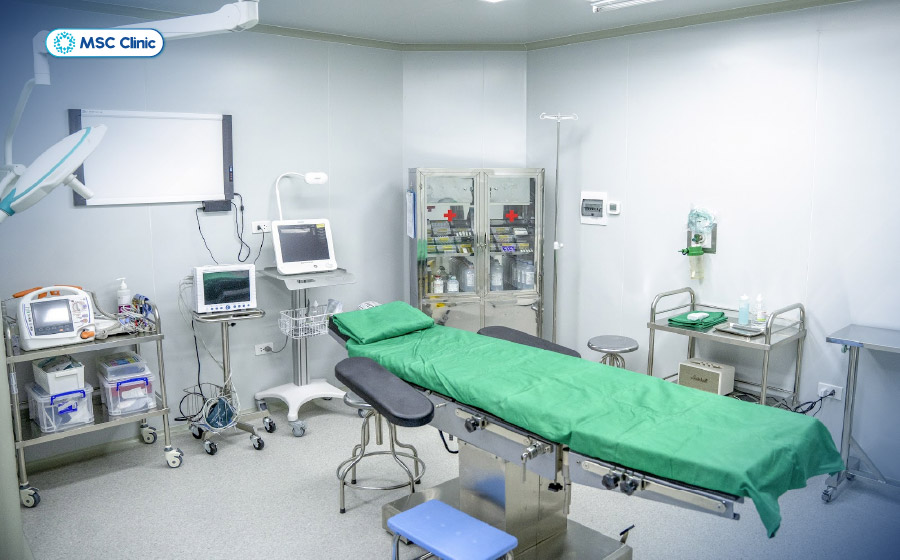 Phòng tiêm vô khuẩn tiêu chuẩn phòng phẫu thuật tại MSC Clinic