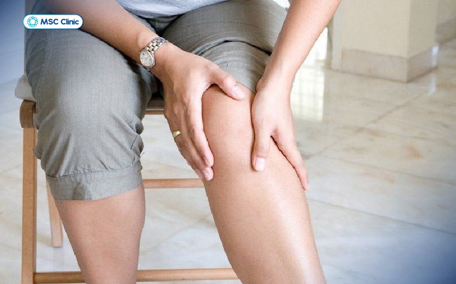 Chân không yên khiến phần cơ bắp chân không được nghỉ ngơi khiến cơn đau trầm trọng hơn Chân không yên khiến phần cơ bắp chân không được nghỉ ngơi khiến cơn đau trầm trọng hơn