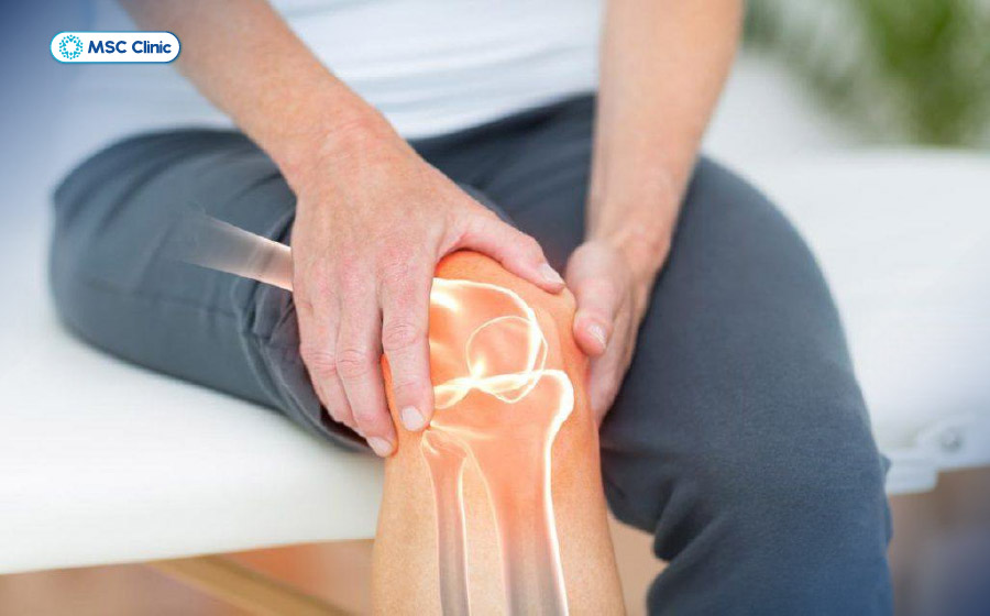 Cơn đau nhói đột ngột xuất hiện ngay khi bị rách sụn chêm đầu gối