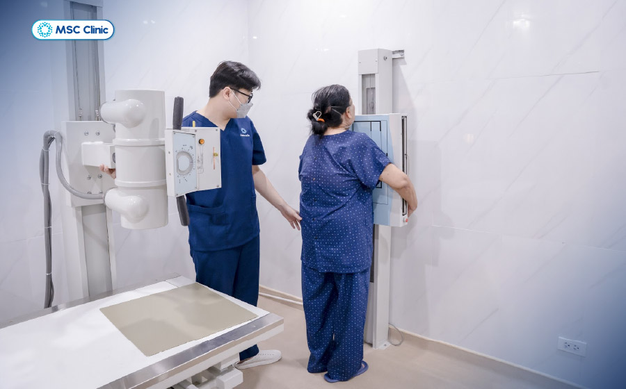 Hệ thống máy chụp X-quang kỹ thuật số hiện đại giúp bác sĩ chẩn đoán chính xác tình trạng người bệnh