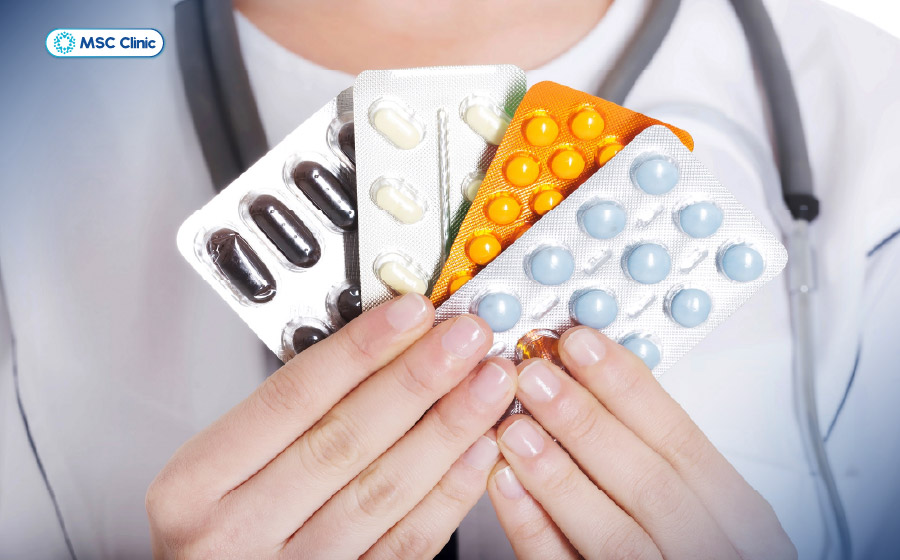 Không nên lạm dụng thuốc để tránh gây tác dụng phụ lên gan, thận Không nên lạm dụng thuốc để tránh gây tác dụng phụ lên gan, thận