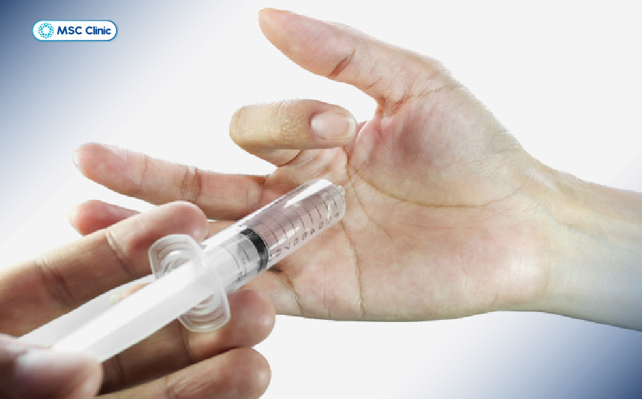 Tiêm corticoid giúp giảm đau nhanh nhưng tiềm ẩn nhiều nguy cơ