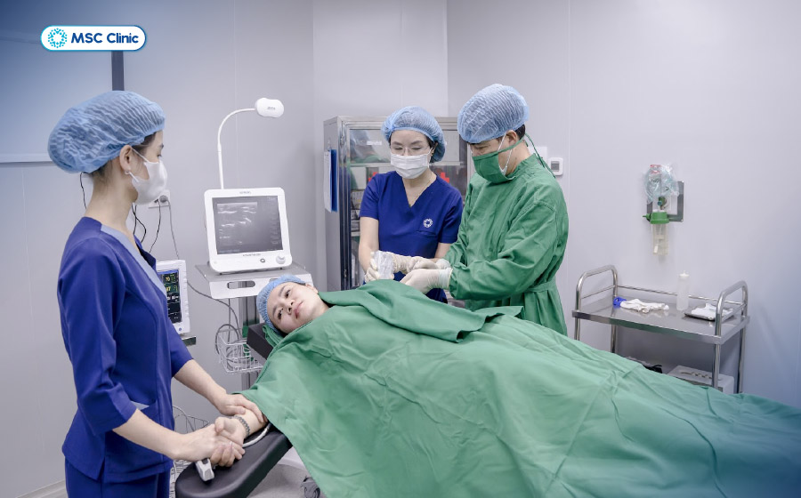 Tiêm PRP là phương pháp điều trị hiện đại mang lại nhiều lợi ích cho bệnh nhân nhức mỏi tay chân vào ban đêm do bệnh lý cơ xương khớp Tiêm PRP là phương pháp điều trị hiện đại mang lại nhiều lợi ích cho bệnh nhân nhức mỏi tay chân vào ban đêm do bệnh lý cơ xương khớp