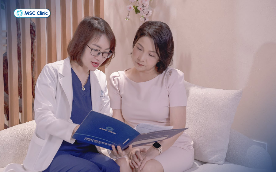 Ca sĩ Mỹ Linh trong một buổi thăm khám sức khỏe cơ xương khớp chuyên sâu tại MSC Clinic Ca sĩ Mỹ Linh trong một buổi thăm khám sức khỏe cơ xương khớp chuyên sâu tại MSC Clinic