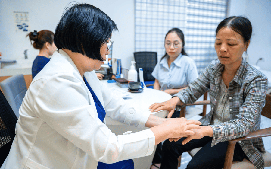 Hãy chủ động đưa cha mẹ đi chăm sóc sức khỏe định kỳ qua chương trinh MSC Hiếu Tâm