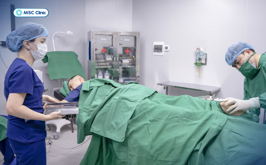 Điều trị tổn thương viêm gân cổ chân bằng PRP tại MSC Clinic Điều trị tổn thương viêm gân cổ chân bằng PRP tại MSC Clinic