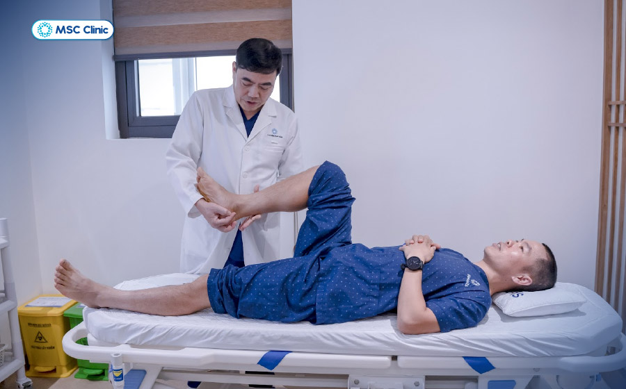 Bệnh nhân nên lựa chọn cơ sở y tế uy tín để thăm khám và điều trị đau gót chân Bệnh nhân nên lựa chọn cơ sở y tế uy tín để thăm khám và điều trị đau gót chân