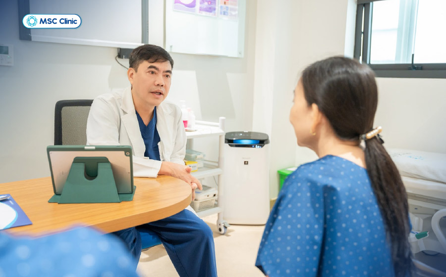 BSCKII Trần Trọng Thắng tư vấn cho bệnh nhân thoái hóa cột sống