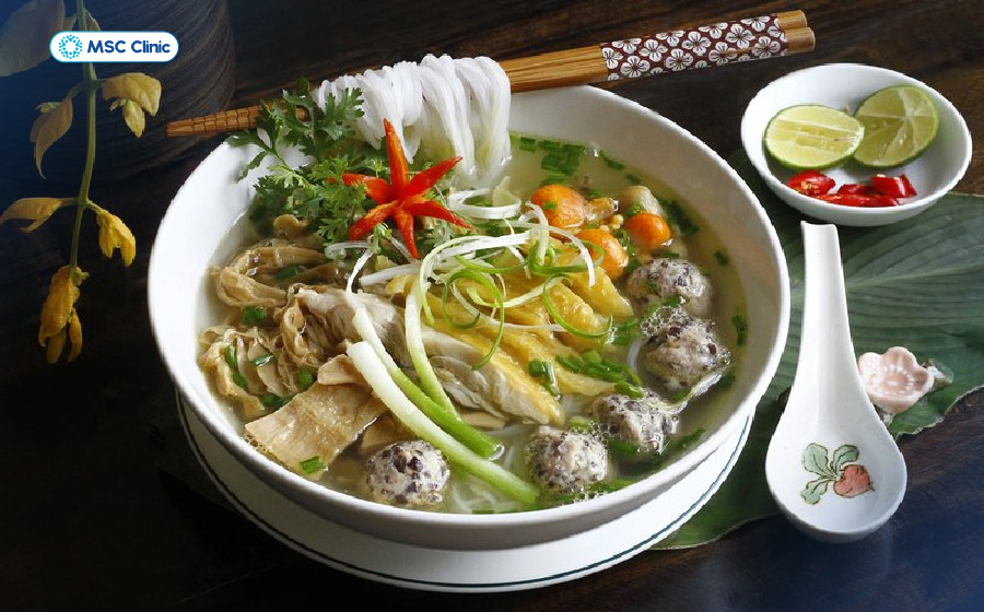 Bún gà là món ăn tốt cho sức khỏe bệnh gút nếu ăn vừa đủ