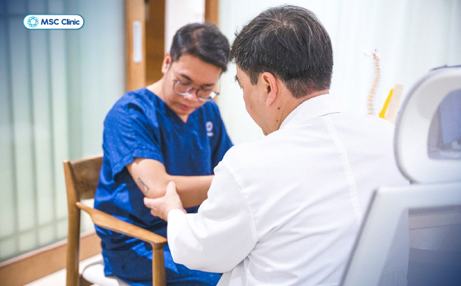 Đội ngũ bác sĩ tại MSC Clinic thăm khám và xây dựng kế hoạch điều trị, phục hồi phù hợp cho từng người bệnhĐội ngũ bác sĩ tại MSC Clinic thăm khám và xây dựng kế hoạch điều trị, phục hồi phù hợp cho từng người bệnh