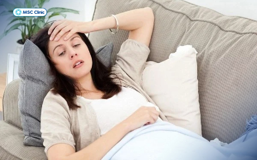 Hạ đường huyết có thể gây run tay, vã mồ hôi, chóng mặt, lú lẫn và trong trường hợp nặng có thể dẫn đến co giật hoặc mất ý thức