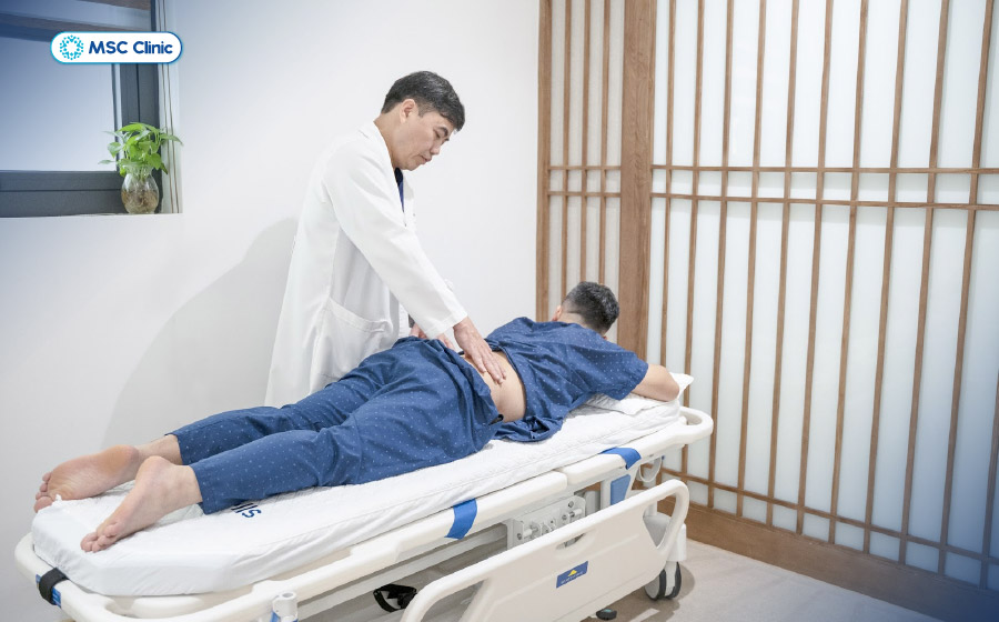 Khi xuất hiện các dấu hiệu bất thường, người bệnh cần đi khám ngay để được điều trị kịp thời