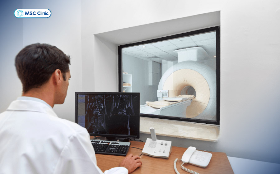 MRI khớp gối thường được bác sĩ cân nhắc khi khám lâm sàng gợi ý tổn thương cấu trúc cần đánh giá thêm