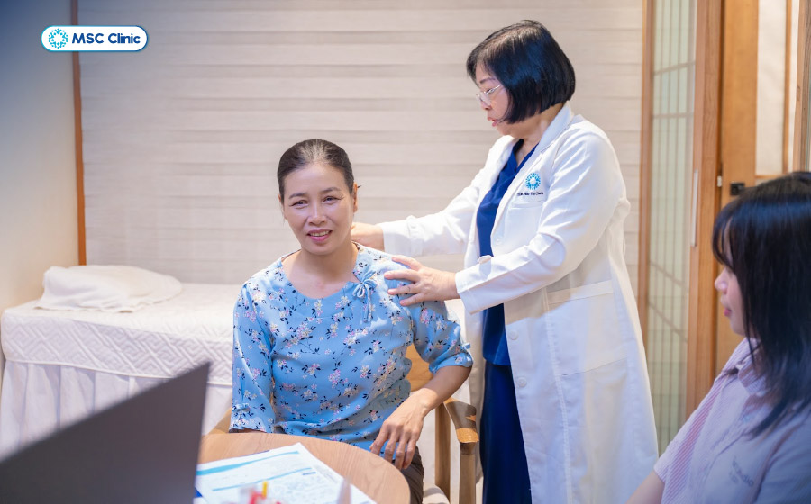 Người bệnh cần đi khám sớm nếu cơn đau nhức xương khớp kéo dài không thuyên giảm Người bệnh cần đi khám sớm nếu cơn đau nhức xương khớp kéo dài không thuyên giảm