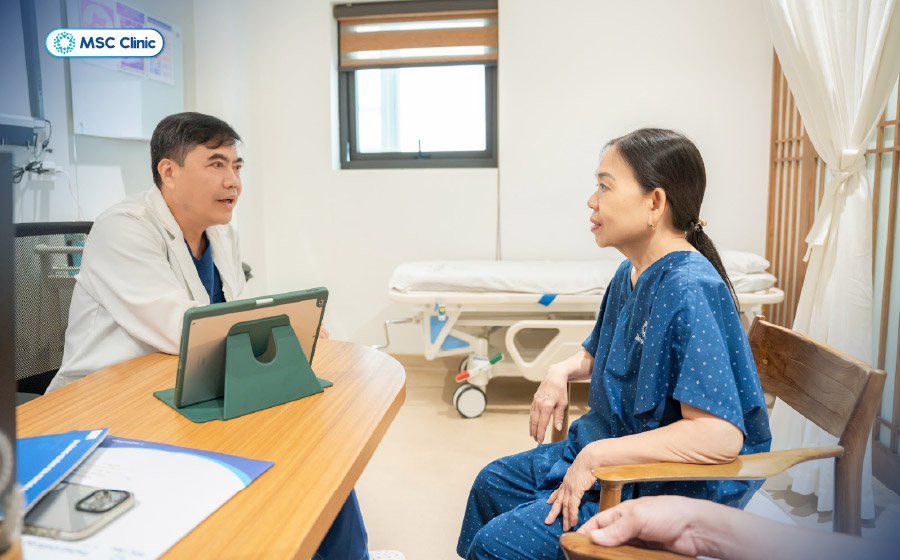 Người bệnh cần thông báo về tiền sử và tình trạng bệnh lý của mình với bác sĩ trước khi tiến hành chụp MRI