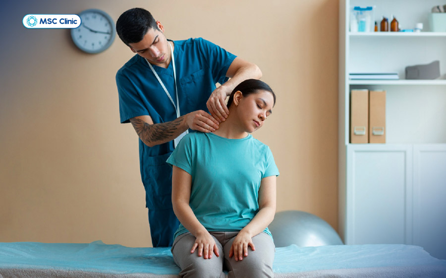 Phục hồi chức năng đóng vai trò quan trọng trong điều trị bệnh rễ thần kinh cổ, giúp giảm đau và tê bì