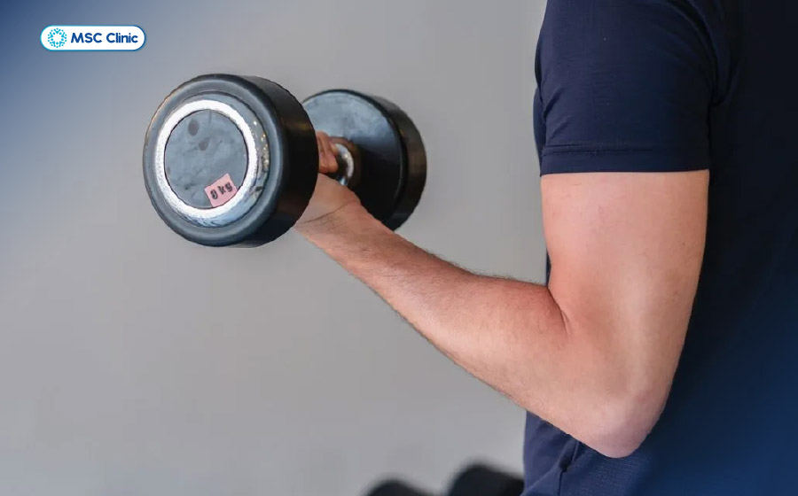 Tăng cường sức mạnh cơ cũng là một phần quan trọng giúp cải thiện khả năng vận động tổng thể