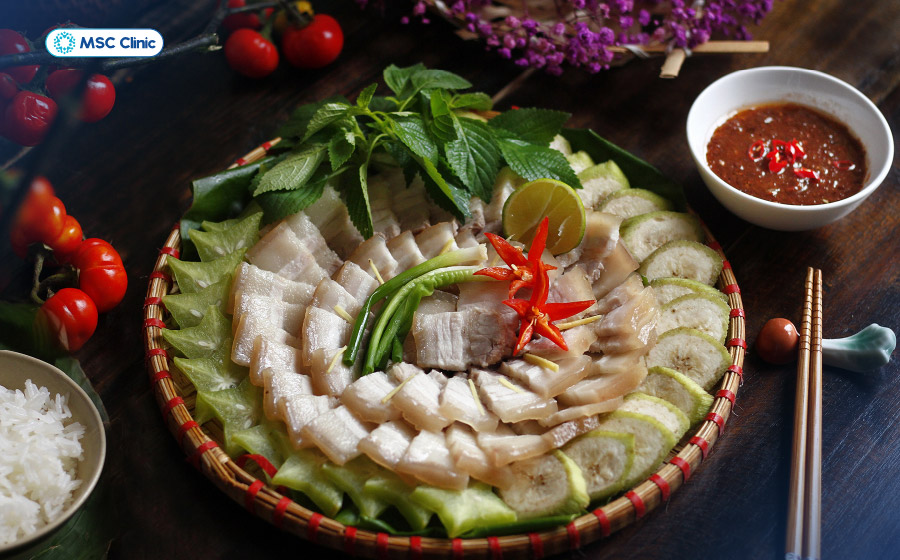 Thịt lợn hấp vẫn giữ được độ ngọt mềm nhưng không làm tăng chất béo
