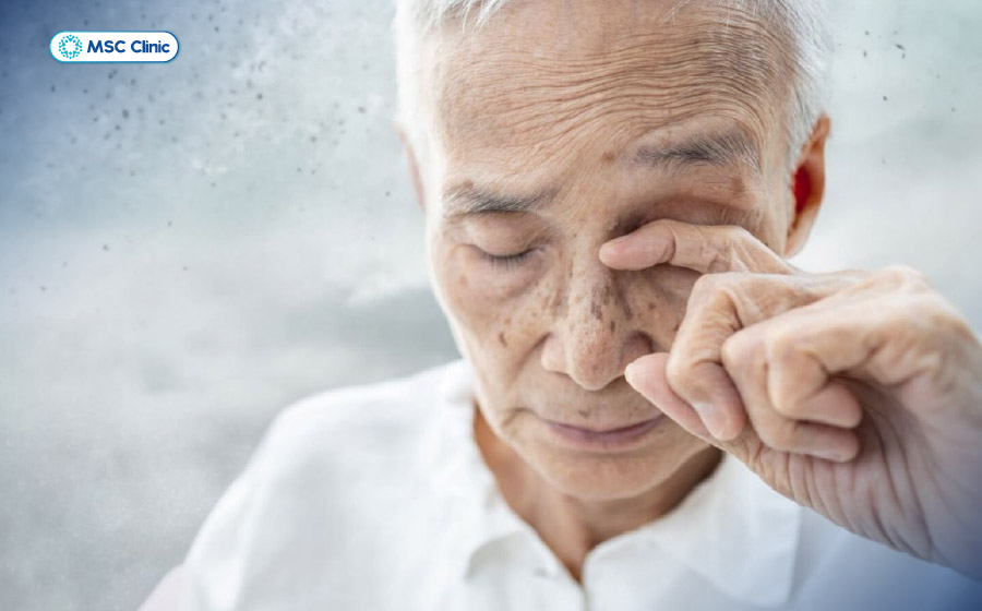 Biến chứng tiểu đường ở mắt có thể tiến triển âm thầm trước khi người bệnh nhận thấy thị lực suy giảm