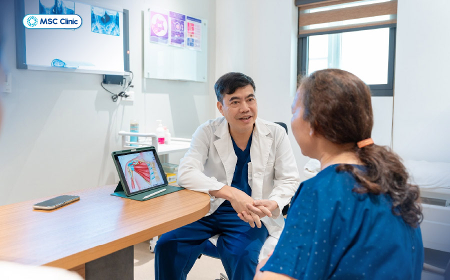 BSCKII Trần Trọng Thắng, Giám đốc Chuyên môn MSC Clinic trực tiếp khám cho người bệnh BSCKII Trần Trọng Thắng, Giám đốc Chuyên môn MSC Clinic trực tiếp khám cho người bệnh
