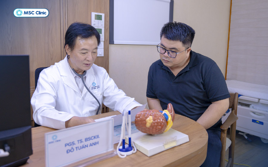 Nếu xuất hiện các biểu hiện trên, người bệnh gan nhiễm mỡ độ 1 nên đi thăm khám ngay