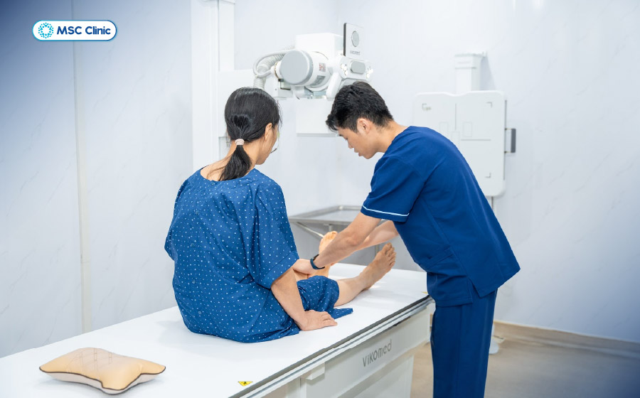 Người bệnh có các yếu tố nguy cơ gây hoại tử xương cần chủ động thăm khám sớm để chẩn đoán và điều trị Người bệnh có các yếu tố nguy cơ gây hoại tử xương cần chủ động thăm khám sớm để chẩn đoán và điều trị