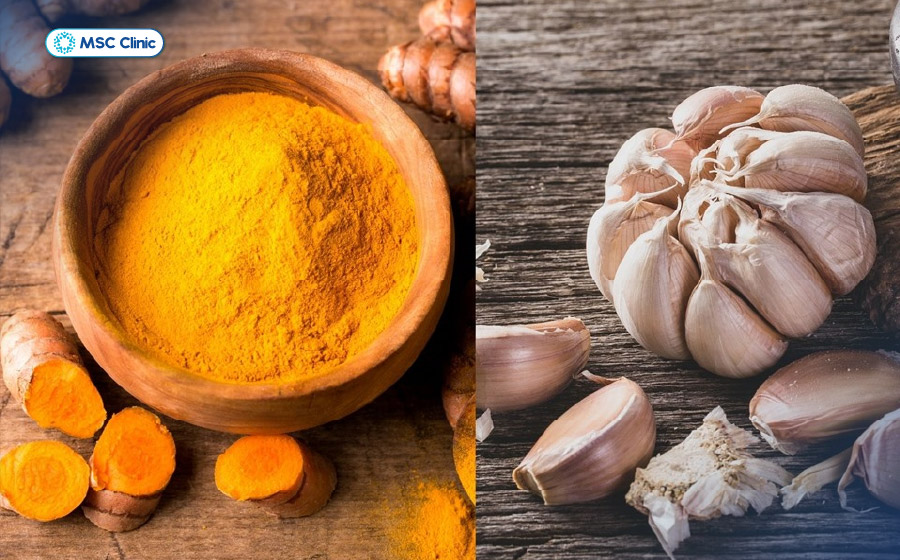 Người men gan cao có thể bổ sung qua các món ăn như gà hấp nghệ, cá kho nghệ hoặc rau xào tỏi Người men gan cao có thể bổ sung qua các món ăn như gà hấp nghệ, cá kho nghệ hoặc rau xào tỏi