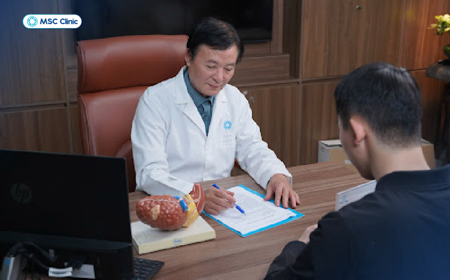 PGS.TS.BSCKII Đỗ Tuấn Anh trực tiếp thăm khám, tư vấn 1-1 cho người bệnh tại MSC Clinic PGS.TS.BSCKII Đỗ Tuấn Anh trực tiếp thăm khám, tư vấn 1-1 cho người bệnh tại MSC Clinic