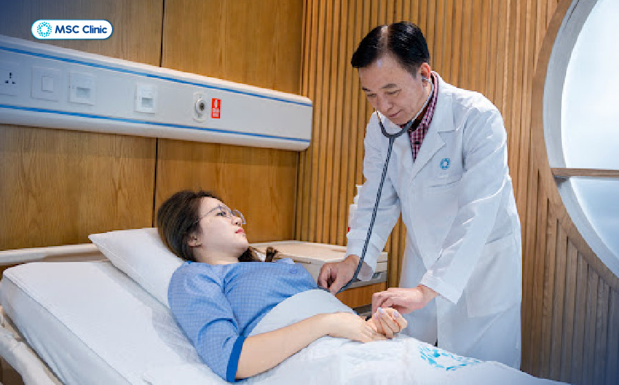 Ngoài điều trị, bệnh nhân được tư vấn chế độ ăn uống phù hợp, hỗ trợ bảo vệ và duy trì chức năng gan Ngoài điều trị, bệnh nhân được tư vấn chế độ ăn uống phù hợp, hỗ trợ bảo vệ và duy trì chức năng gan