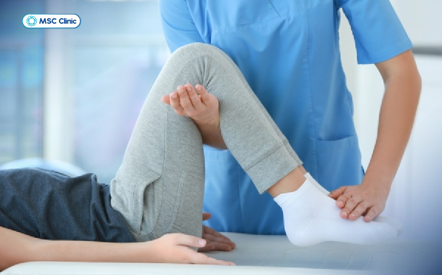 Tập gập, duỗi chân sau phẫu thuật chấn thương ACL để cải thiện khả năng vận động