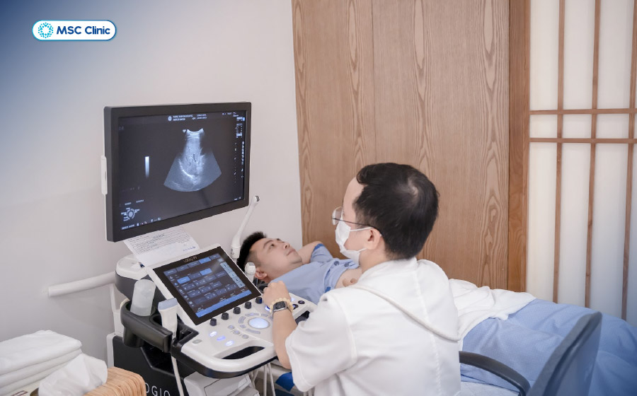 Thực hiện siêu âm giúp đánh giá hình thái, tình trạng tích tụ mỡ và nguy cơ xơ hóa gan không xâm lấn Thực hiện siêu âm giúp đánh giá hình thái, tình trạng tích tụ mỡ và nguy cơ xơ hóa gan không xâm lấn