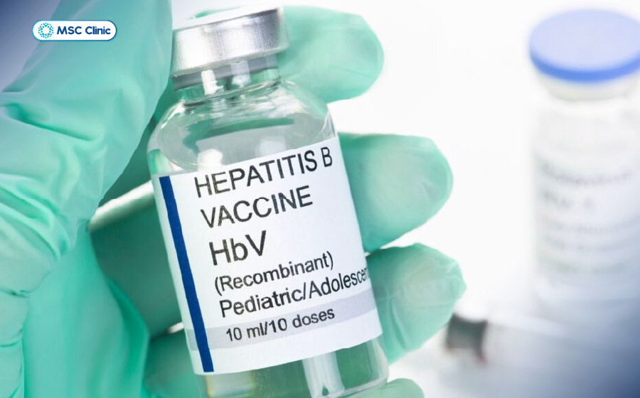 Tiêm vaccine viêm gan theo khuyến cáo của bác sĩ