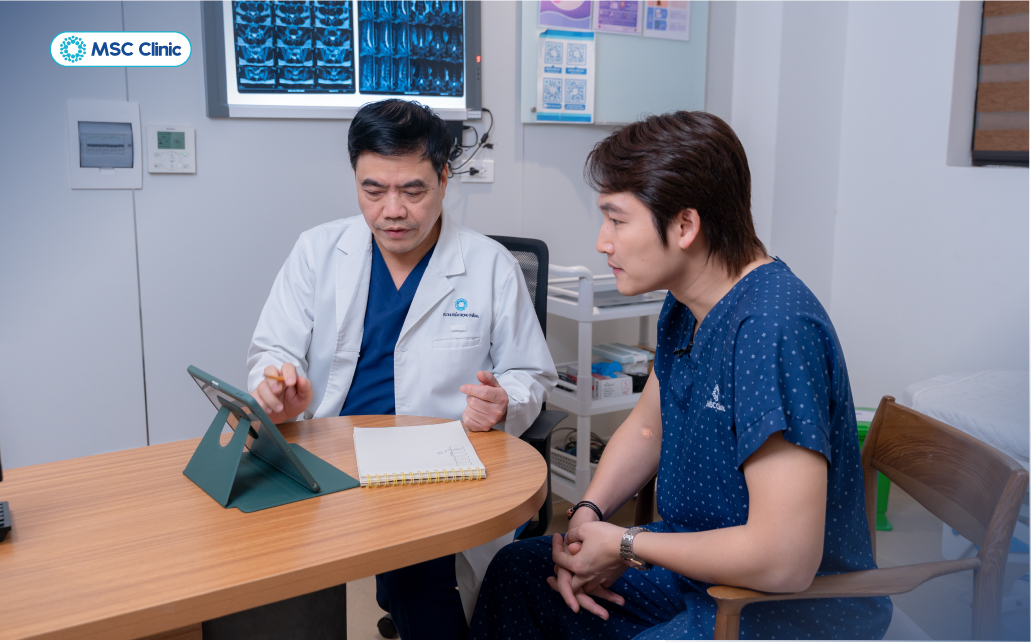 Người bệnh cần đi khám sớm nếu đau tăng không giảm và có thêm các triệu chứng bất thường khác