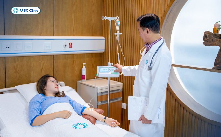 Thuốc điều trị viêm gan B sẽ được kê sau thăm khám với bác sĩ chuyên khoa, tránh tự mua thuốc về điều trị