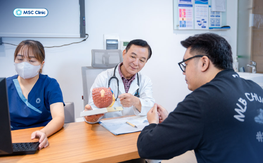 Bệnh nhân cần được bác sĩ thăm khám và lên phác đồ điều trị với mục tiêu tùy thể trạng