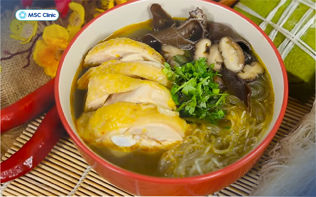 Bữa tối với món miến gà nấm hương vừa ngon miệng vừa nhẹ bụng cho người bệnh viêm gan B